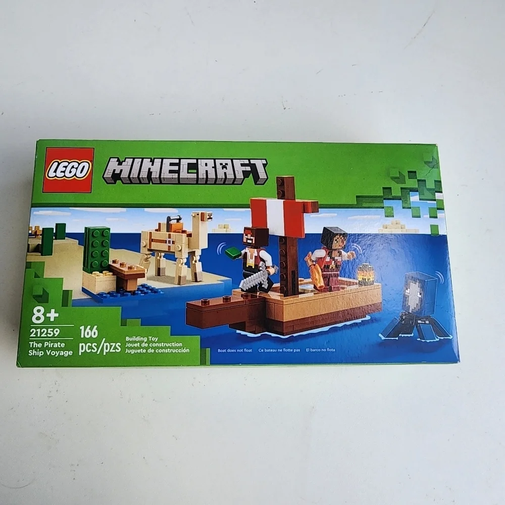 New **sealed** LEGO Minecraft: The Pirate Ship Voyage (21259)